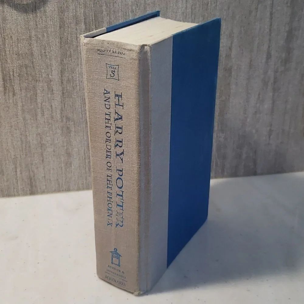 Vintage Book "Harry Potter and the Order of the Phoenix" - J. K. Rowling…